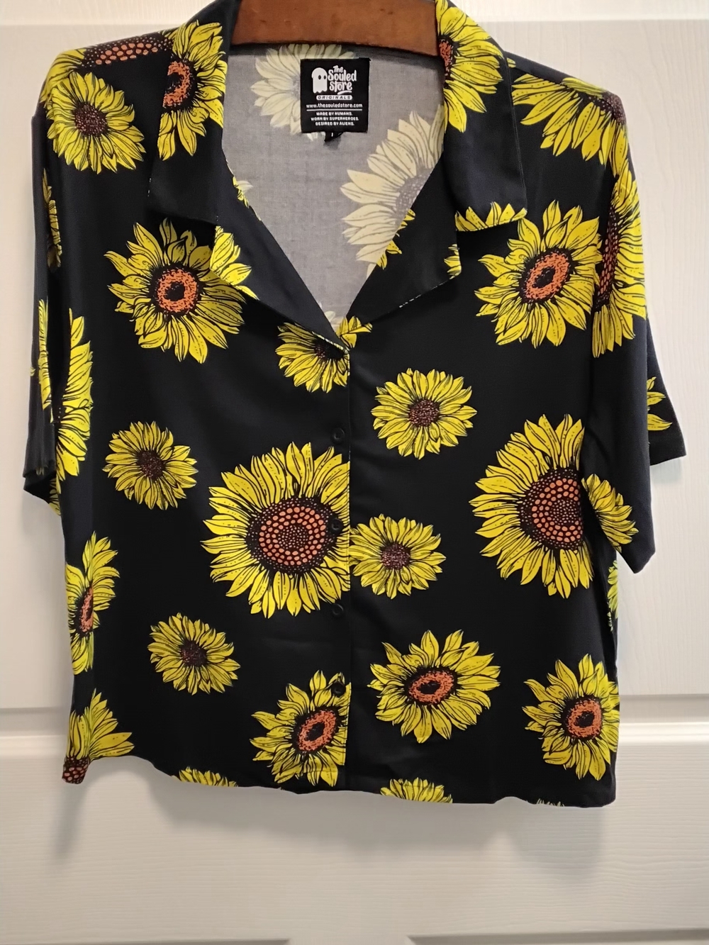 The SOULED STORE  Sunflower Short-Sleeve Button-Down Shirt‎ *SIZE LG*